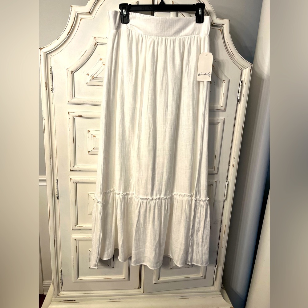Wonderly White Skirt